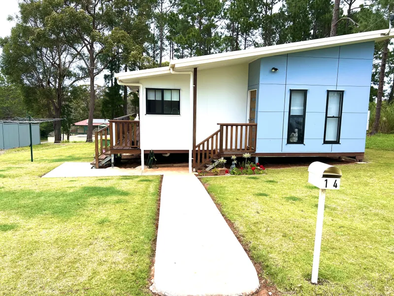 NEAT AND TIDY NEWLY BUILT HOME!