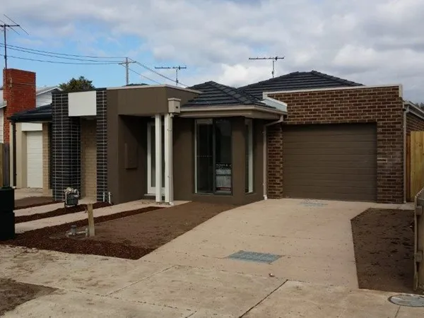 Modern Two Bedroom Duplex!