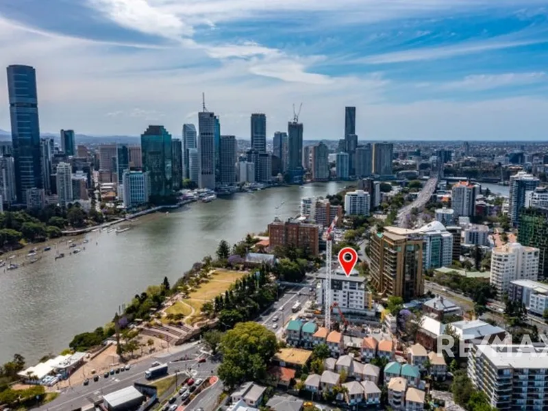 2 Bedroom Unit In Heart of Kangaroo Point - Washer and Dryer Included