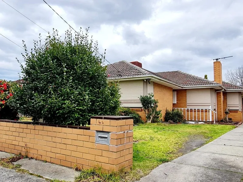 Beautiful Family Home In Springvale Central