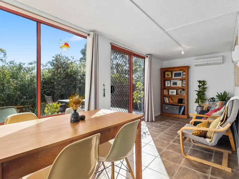 A unique apartment with an additional dwelling and large garden