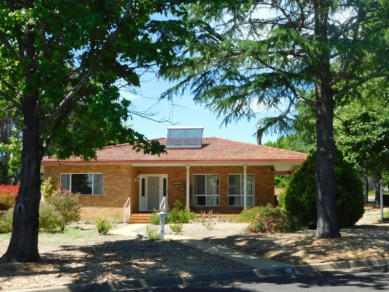 Country Living At Its Best !