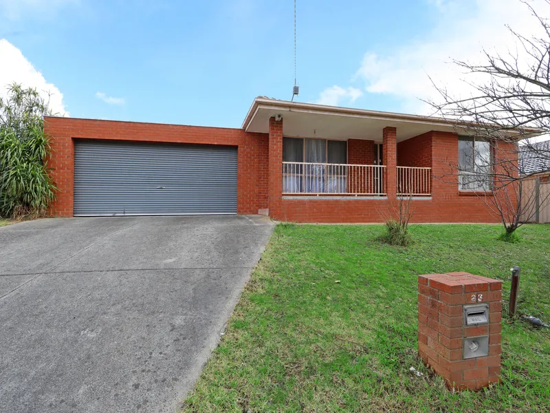 3 BEDROOM HOME WITH SUNROOM