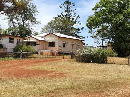 Country Living with Rolling Mountain views