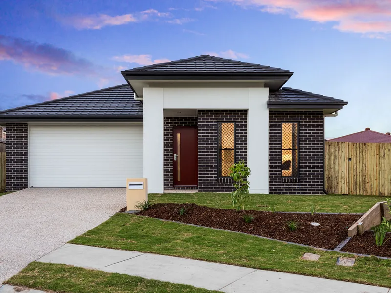 Contemporary Living in the heart of Spring Mountain!!!