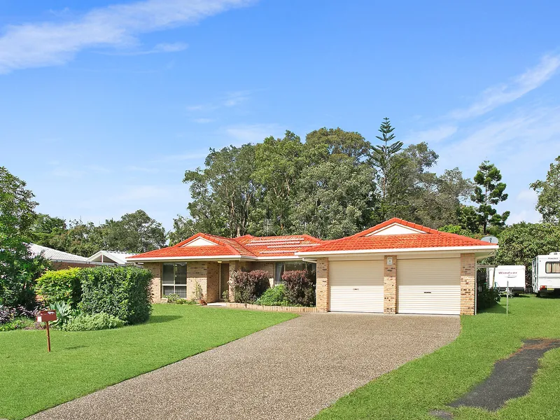 Fantastic position with excellent yard area