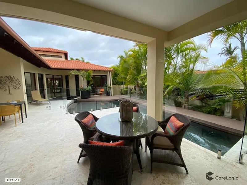 Luxury over the golf course