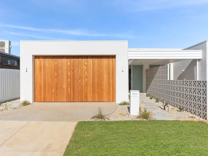 A Brand-New, Palm Springs Inspired Home