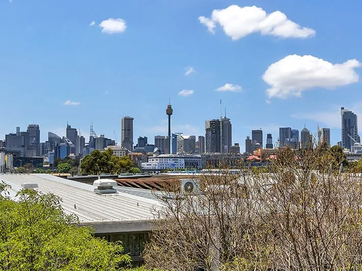 Furnished Executive Apartment by Blackwattle Bay