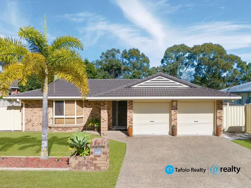 Quality Refurbished Home On 761m2 With Side Access!