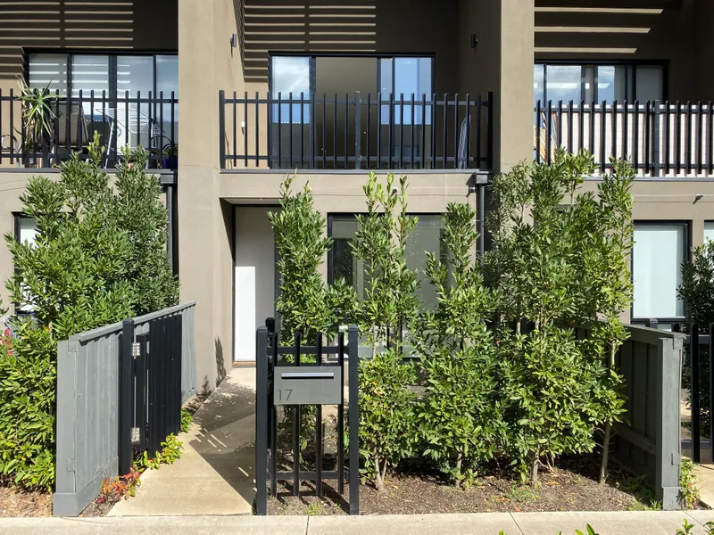 Close to Highpoint & Victoria University!