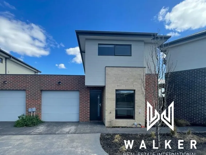 Modern Living Townhouse!