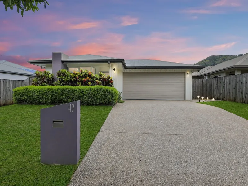 Beautiful Living - Fully Air Conditioned - 6.6KW Solar Power