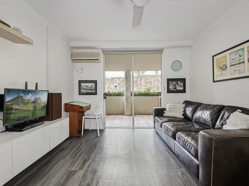 Spacious 1 bedroom apartment in the heart of Brisbane's Bustling Fortitude Valley
