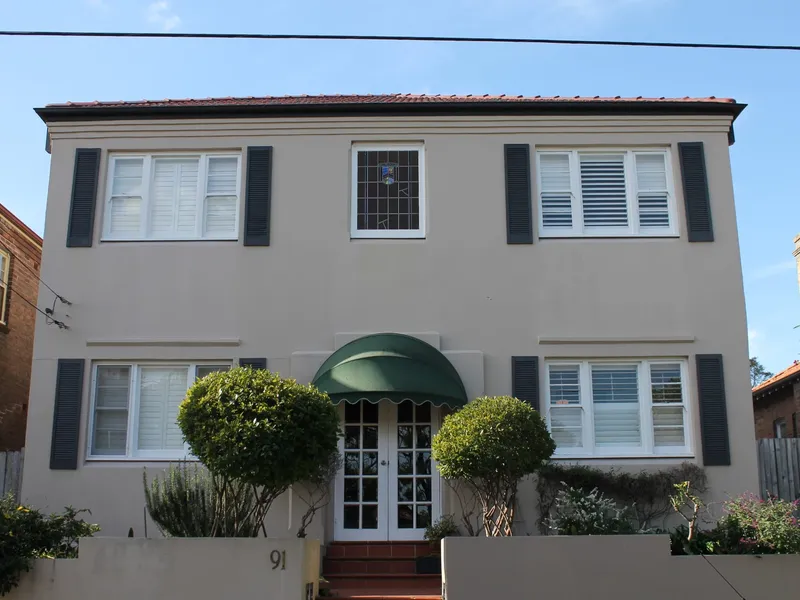 Charming 2 Bedroom Security Apartment!