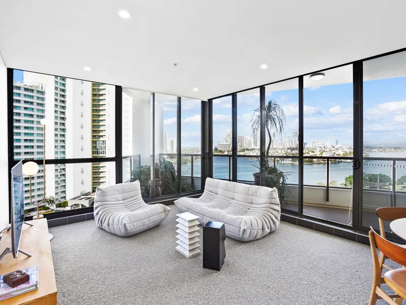 UPDATED UNIT WITH SPECTACULAR VIEWS