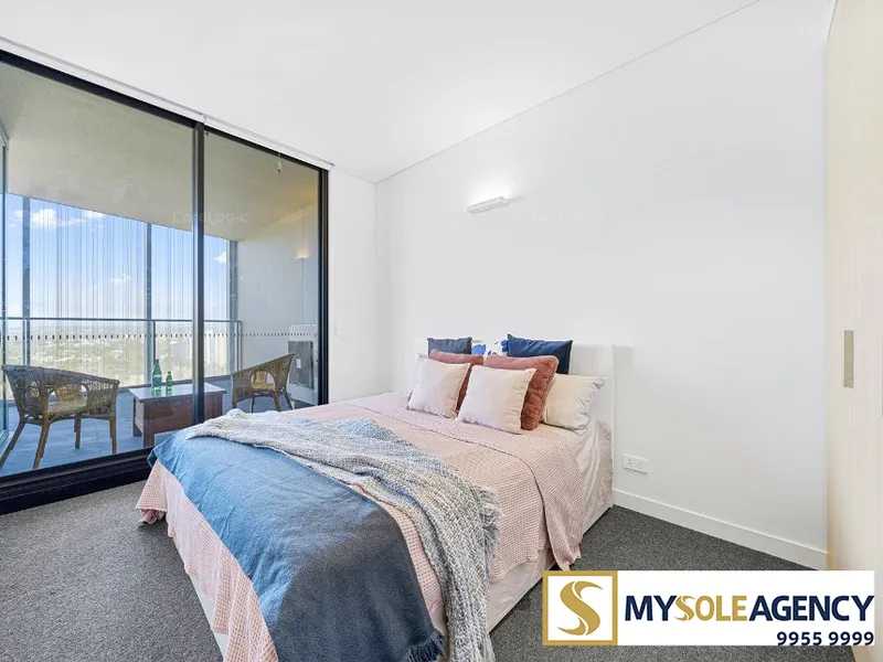 Modern 2 Bed + study with great city view at Parramatta CBD