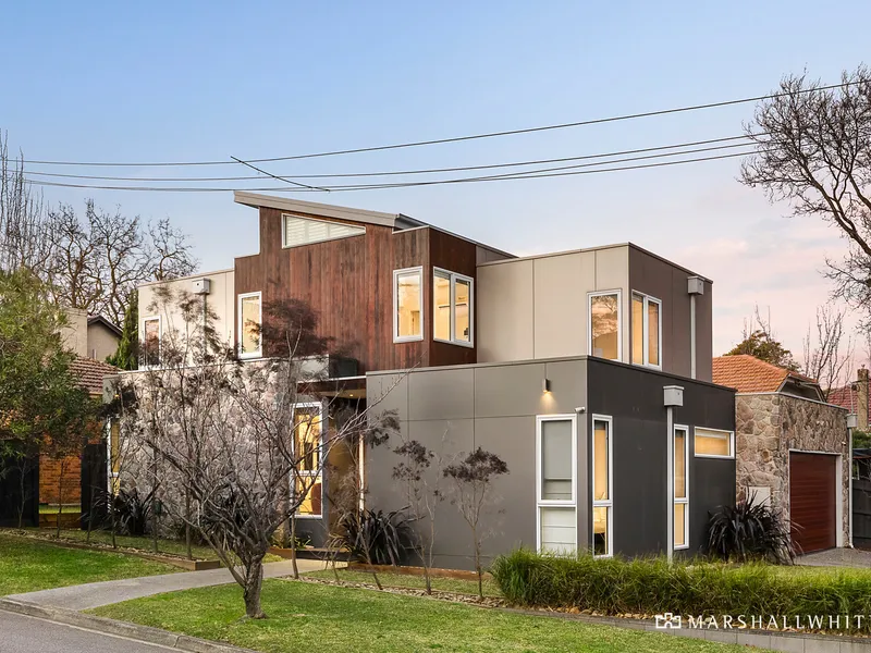 Lofty, North-Facing Alfresco Entertainer