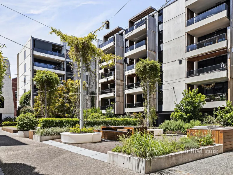 Spacious luxury & spectacular city views