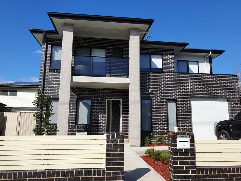 Immaculate condition 5 Bedroom House in Girraween Public Catchment Area!