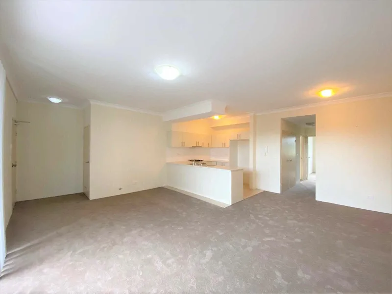 Tidy 2 Bedroom Unit Close To Amenities, Brand New Carpet Throughout!