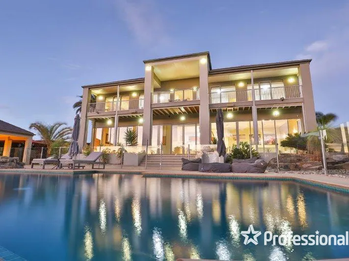 Spectacular Home!  Spectacular Murray River Views!