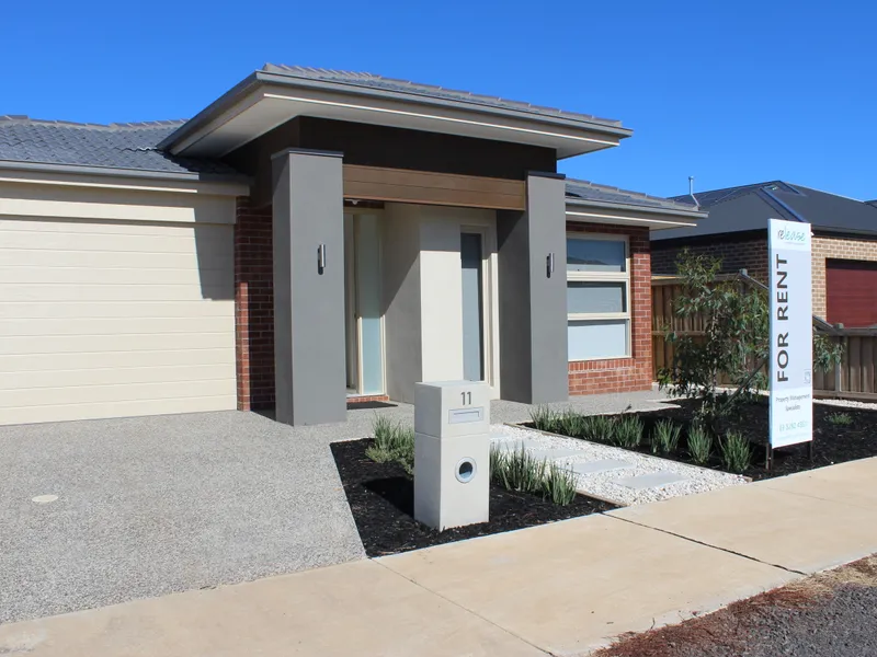 NEAR NEW FOUR BEDROOM FAMILY HOME