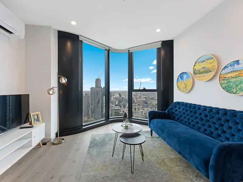 Fully Furnished Brand New 2 Bedroom 1 Bathroom with Great View in the Heart of Melbourne !!