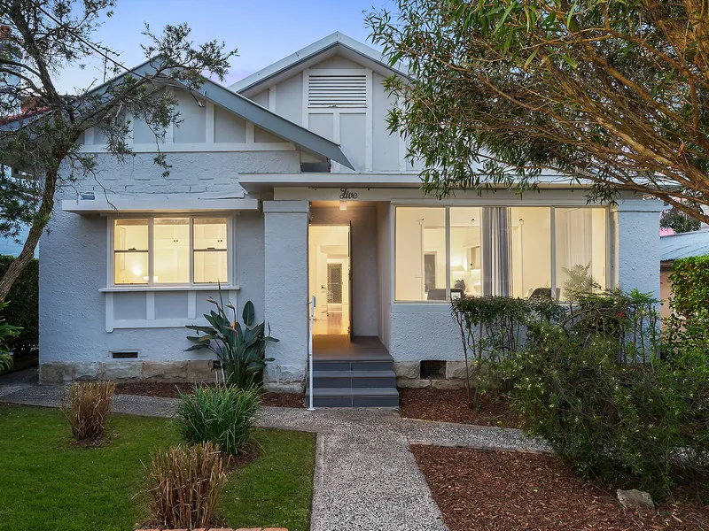 Spacious character home with sublime entertaining in family-friendly address