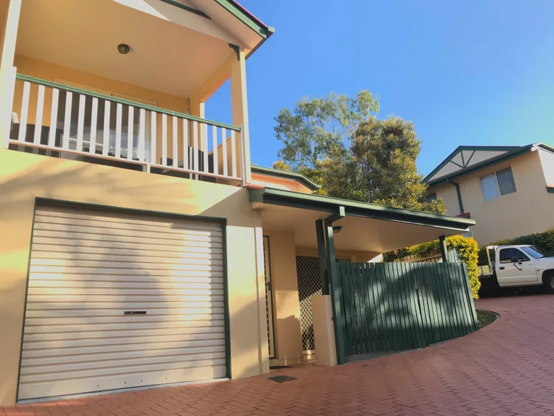 TWO BEDROOM TOWNHOUSE IN CARINA WITH AIR CONDITIONING