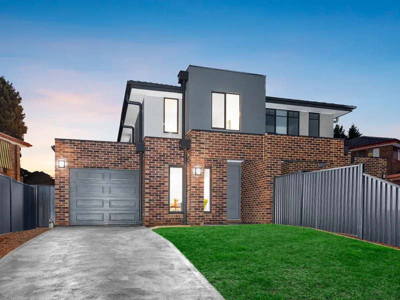 Large, luxurious townhouse living