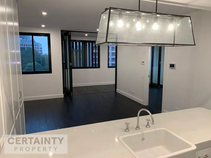 Exquisite Surry Hills Apartment In The Exclusive Golf House Residence