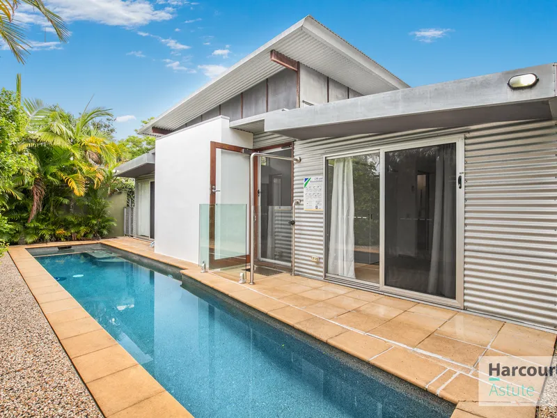 Tropical Zen Hideaway in Central Toowong