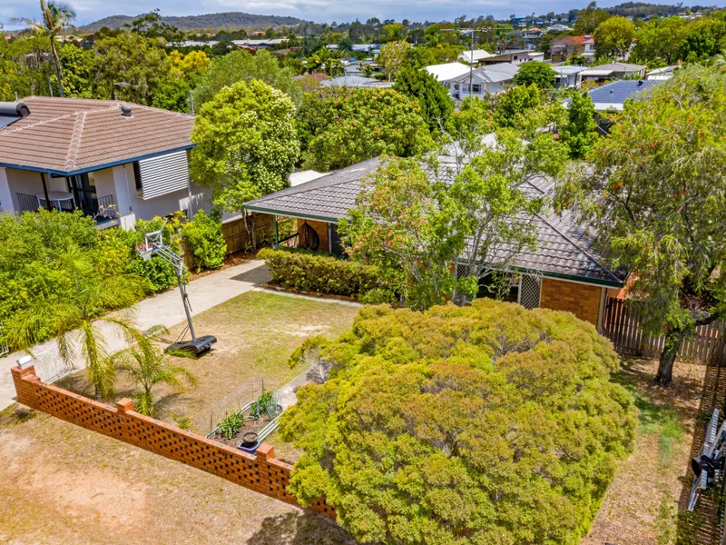 Low Maintenance Home - Large shed!