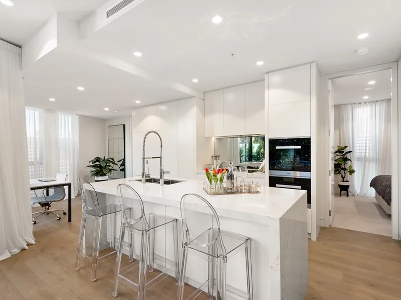 Furnished, Luxury, In the Heart of Toorak