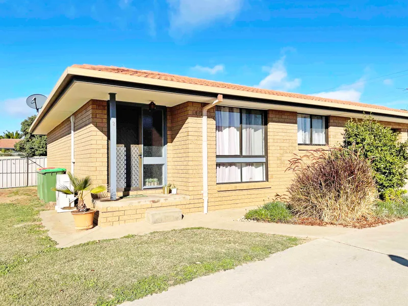 Neat As A Pin 2 Bedroom Unit