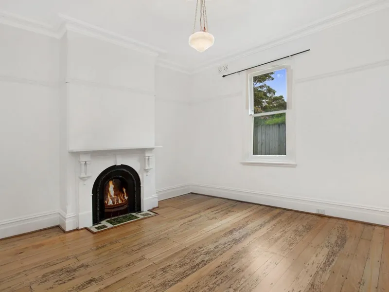 STUNNING SPACIOUS TERRACE IN PRIME LOCATION