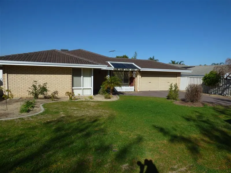 LARGE FAMILY HOME WITH STUDY