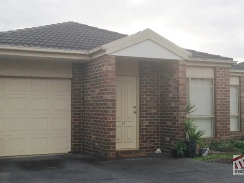 TUCKED AWAY IN A PRIVATE COURT LOCATION!