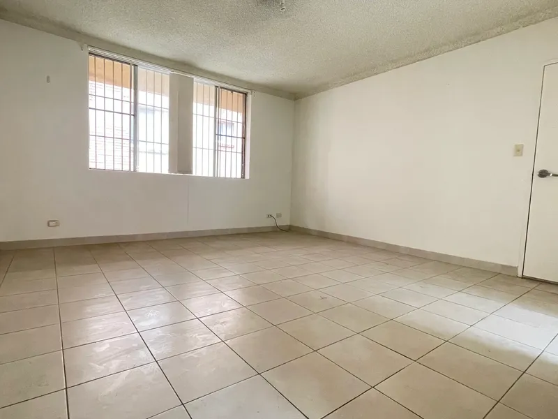 GROUND FLOOR UNIT CLOSE TO STATION