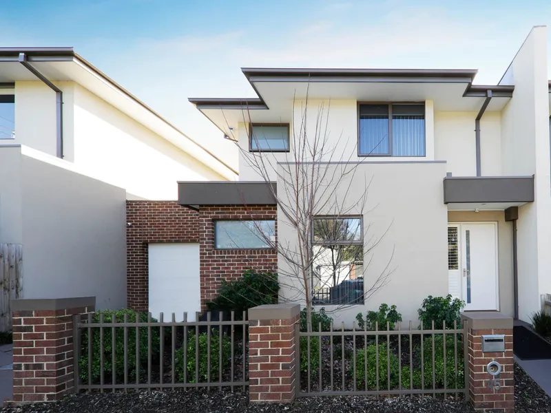 Stylish Home in Superb Locale