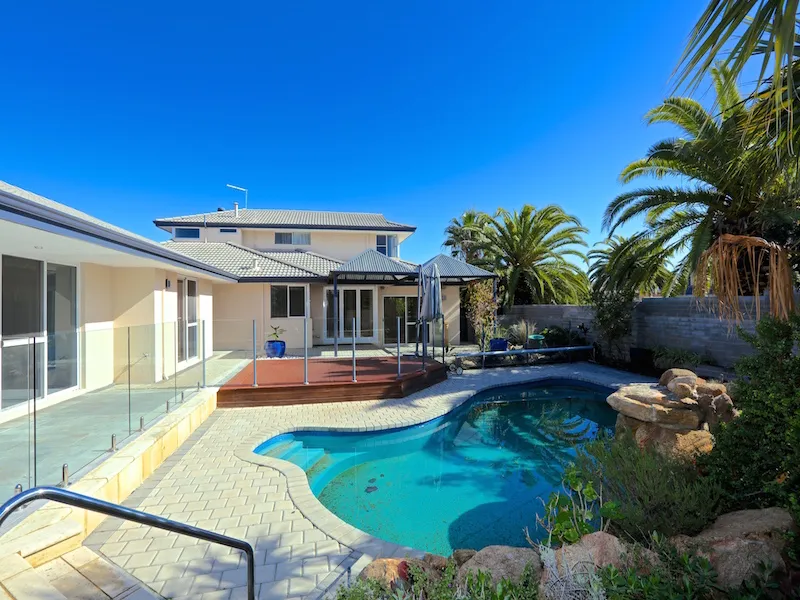 BEACHSIDE FAMILY HOME