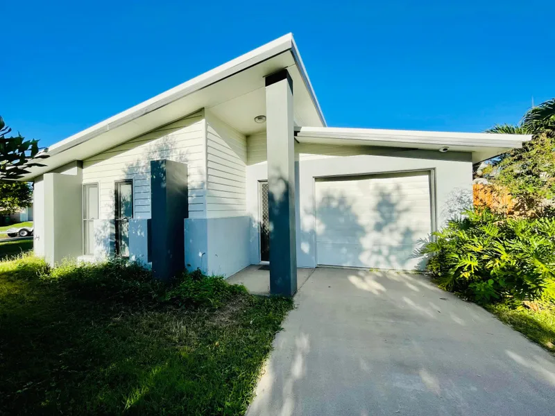 Free Standing Semi Furnished Unit in a Great Glenella Estate: Available Now