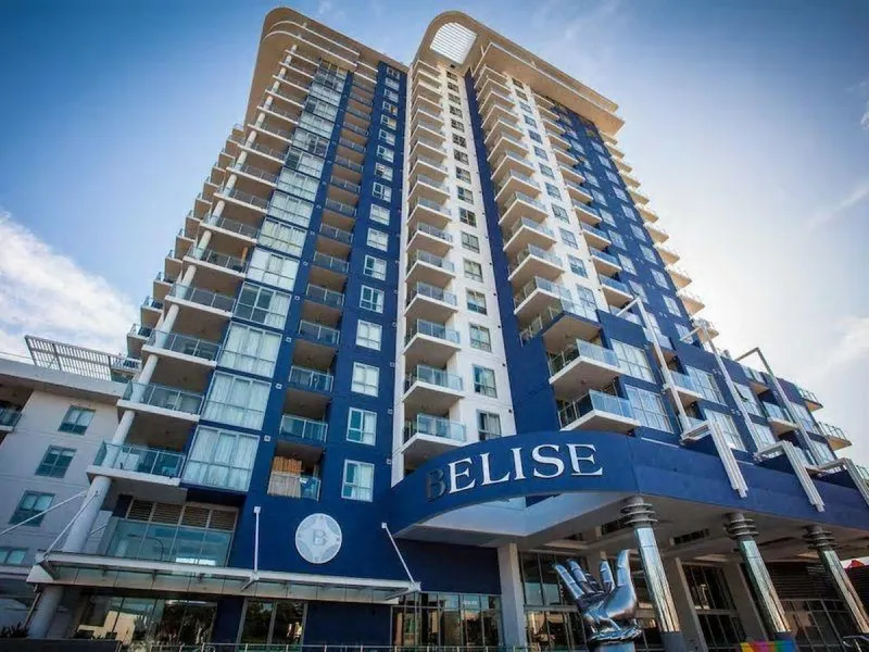 1 bedroom plus study plus car park - Apartment in super convenient location