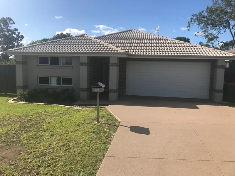 4 Bedroom Family Home in Morisset Park