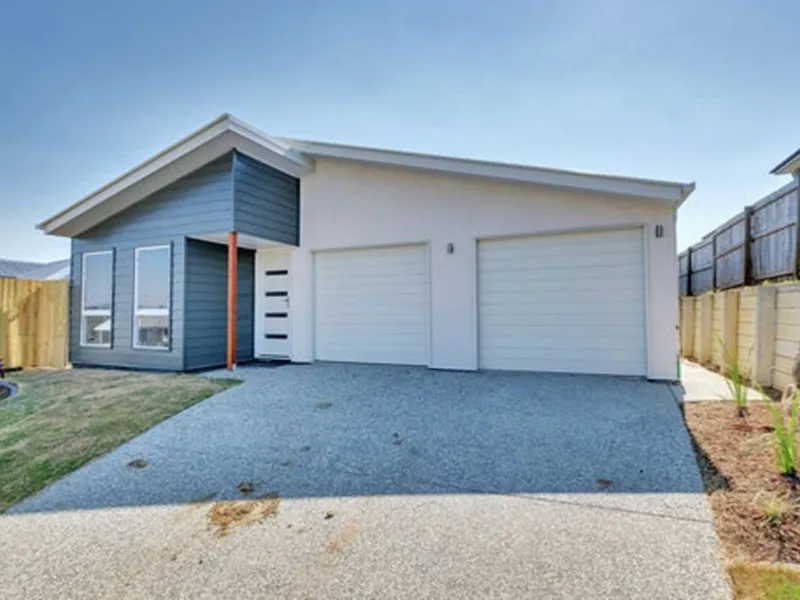 Modern 1.5 bedroom duplex