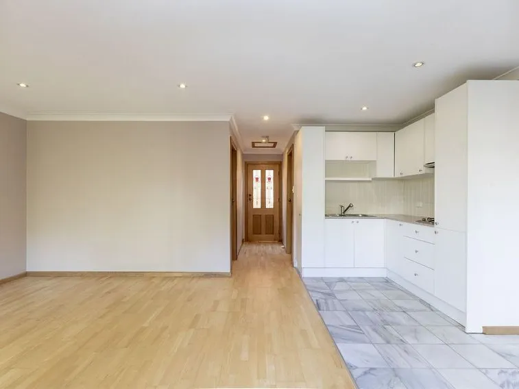 SELF CONTAINED ONE BEDROOM APARTMENT!