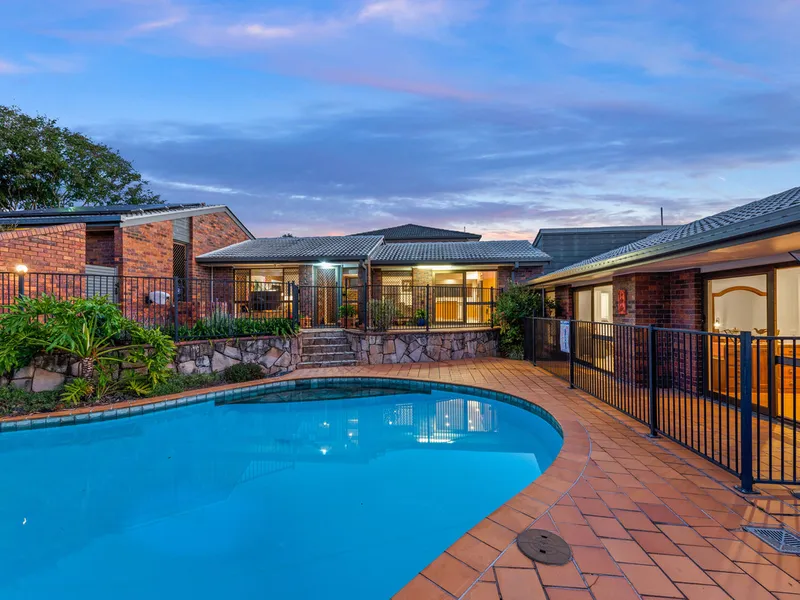 Huge Split level Lowset Family Home Ready for Summer