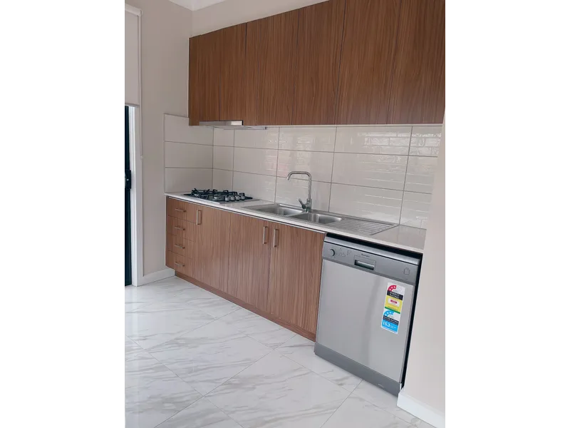 PERFECT HOME FOR SINGLE!!