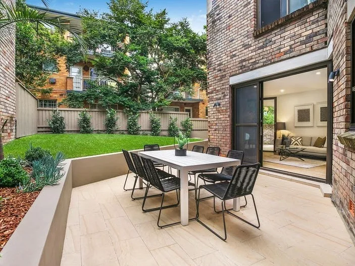 Fresh, spacious and stylish garden apartment in tranquil harbourside suburb